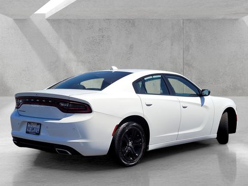Used 2023 Dodge Charger SXT RWD image 4
