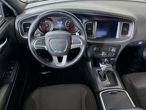 Used 2017 Dodge Charger R/T image 3