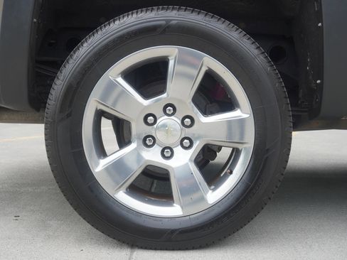 Used 2015 Chevrolet Silverado 1500 LT w/ LT Convenience Package AWD/4WD image 38