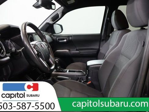 Used 2018 Toyota Tacoma TRD Sport w/ Technology Package AWD/4WD image 12