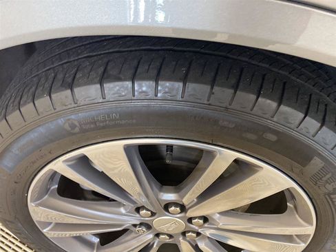 Used 2024 Cadillac XT6 Premium Luxury AWD/4WD image 19