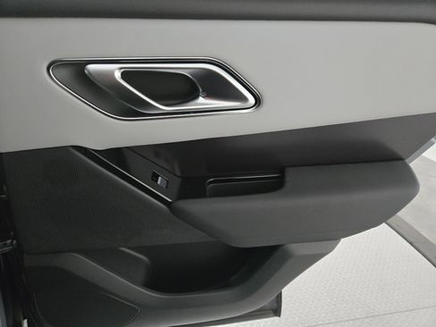 New 2026 Land Rover Range Rover Velar Dynamic SE image 18