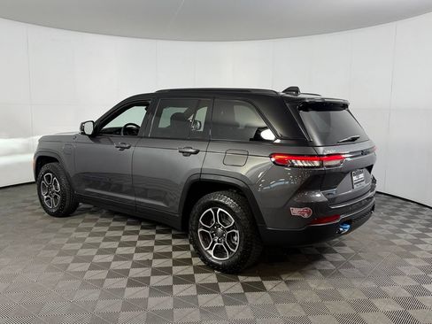 Used 2023 Jeep Grand Cherokee Trailhawk AWD/4WD image 9