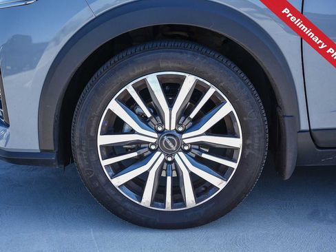 Used 2023 Nissan Kicks SR w/ SR Premium Package FWD image 12