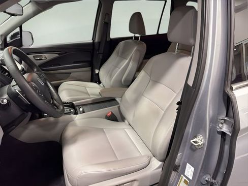 Used 2017 Honda Pilot Touring image 11