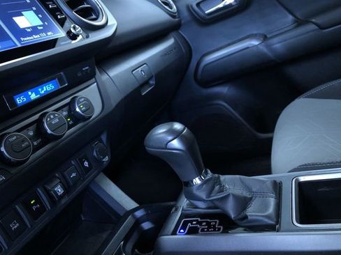 Certified 2021 Toyota Tacoma TRD Off-Road w/ Technology Package image 21