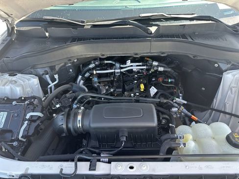 Used 2021 Ford Explorer XLT w/ Equipment Group 202A image 19