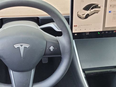 Used 2021 Tesla Model Y Long Range image 13