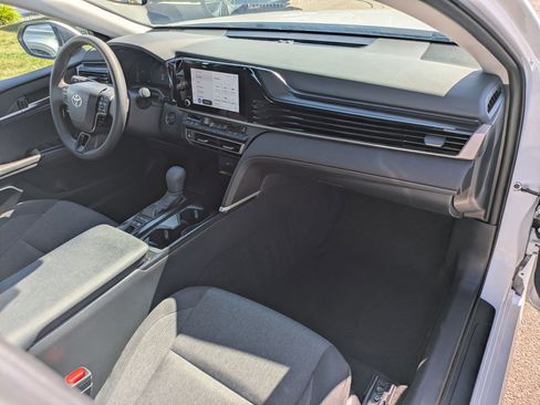 Used 2026 Toyota Camry LE FWD image 34