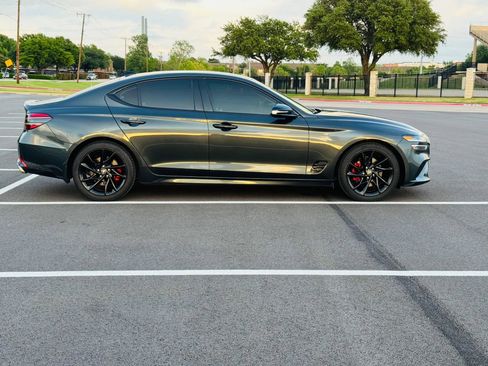Used 2022 Genesis G70 2.0T image 8