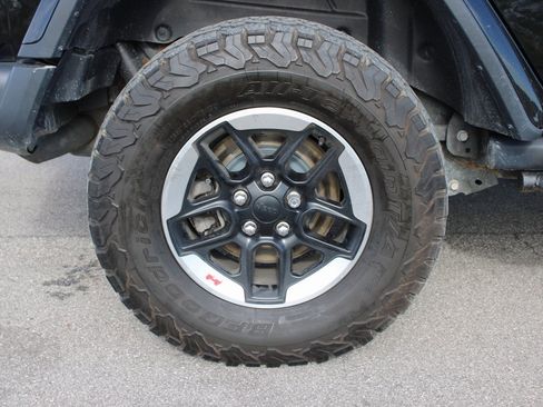 Used 2020 Jeep Wrangler Unlimited Rubicon w/ Uconnect 4C Nav & Sound Group image 41