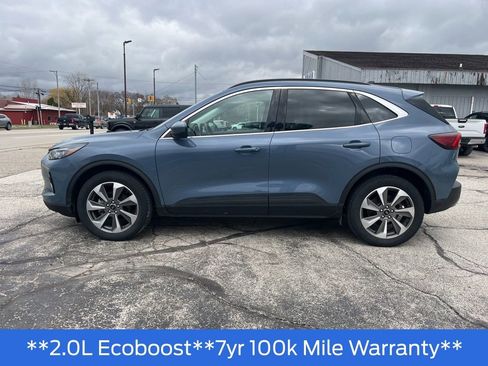 Used 2023 Ford Escape Platinum image 2