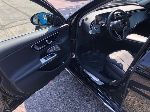 New 2025 Mercedes-Benz E 350 4MATIC Sedan image 11