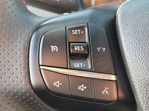 Used 2025 Ford Escape ST-Line FWD image 23