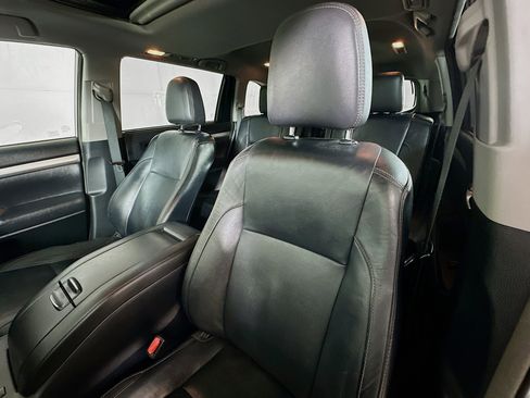 Used 2014 Toyota Highlander XLE image 20