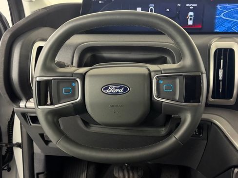 Used 2025 Ford Expedition Active RWD image 13