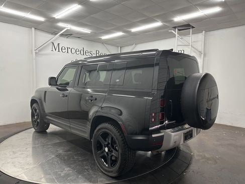 Used 2021 Land Rover Defender 110 SE image 5