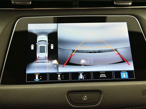 Used 2021 Cadillac XT4 Premium Luxury w/ Technology Package AWD/4WD image 23