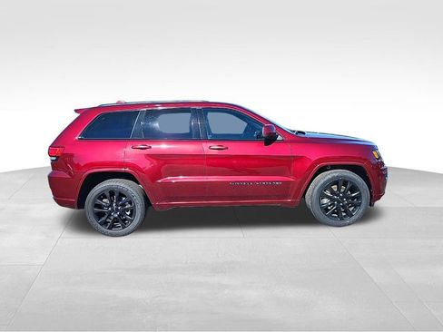 Certified 2022 Jeep Grand Cherokee Laredo X image 25