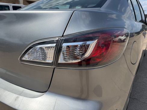 Used 2012 MAZDA MAZDA3 i Sport FWD image 9