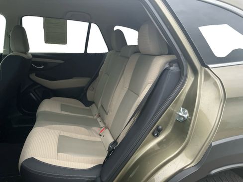 Used 2025 Subaru Outback Premium AWD/4WD image 13