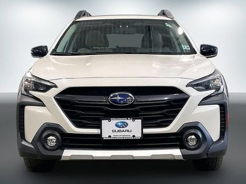 Used 2023 Subaru Outback Limited AWD/4WD image 2