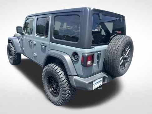 Used 2024 Jeep Wrangler Unlimited Sport AWD/4WD image 3