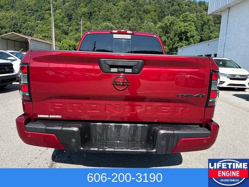 Used 2024 Nissan Frontier PRO-4X w/ Technology Package AWD/4WD image 9