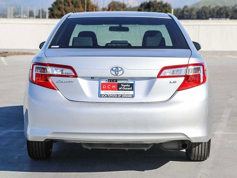 Used 2014 Toyota Camry LE image 6