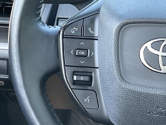 Used 2025 Toyota Prius LE FWD image 13