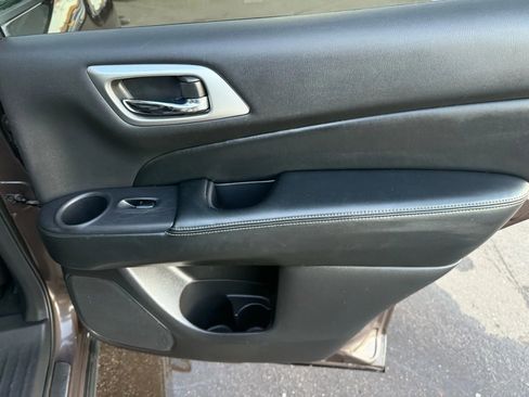 Used 2015 Nissan Pathfinder Platinum image 21
