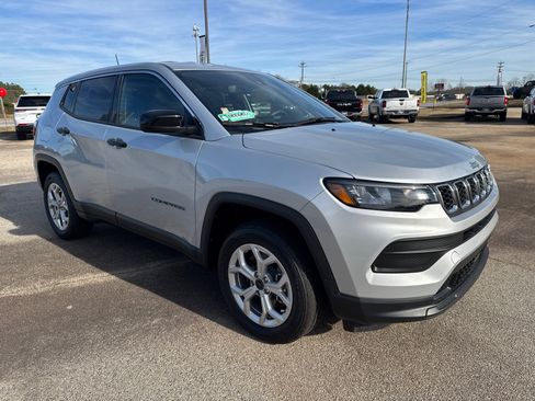 New 2025 Jeep Compass Sport image 3