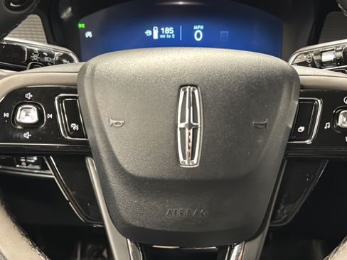 Used 2025 Lincoln Corsair AWD image 15