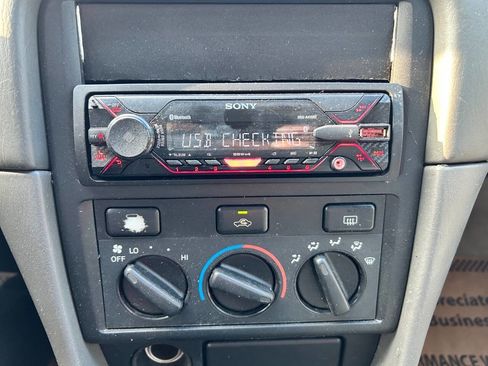 Used 2001 Toyota Camry LE FWD image 20