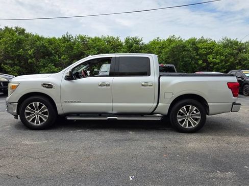Used 2017 Nissan Titan SL RWD image 4