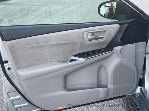 Used 2016 Toyota Camry XSE w/ Moonroof Package FWD image 17