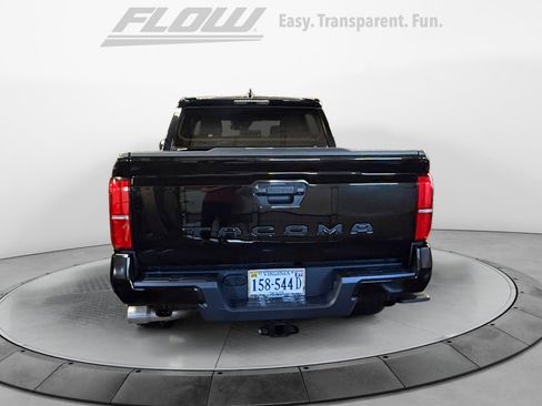 Used 2025 Toyota Tacoma TRD Off-Road image 8