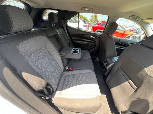 Used 2024 Chevrolet Equinox LT FWD image 24