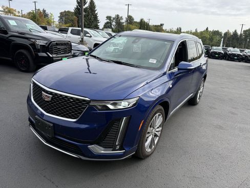 Used 2025 Cadillac XT6 Premium Luxury AWD/4WD image 1