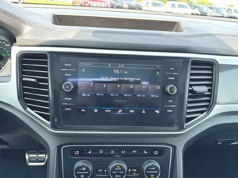 Used 2021 Volkswagen Atlas Cross Sport SE w/ Panoramic Sunroof Package AWD/4WD image 13