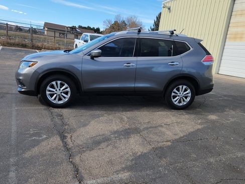 Used 2016 Nissan Rogue SV image 5