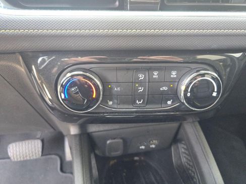 Used 2024 Chevrolet TrailBlazer ACTIV w/ Driver Confidence Package FWD image 17