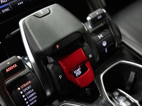 Used 2021 Lamborghini Urus AWD/4WD image 43