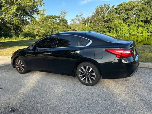 Used 2017 Nissan Altima 2.5 SV FWD image 4