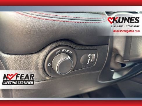 Used 2025 Dodge Durango R/T AWD/4WD image 32