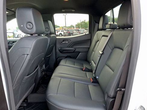 Used 2024 GMC Canyon Elevation w/ Elevation Premium Package AWD/4WD image 10