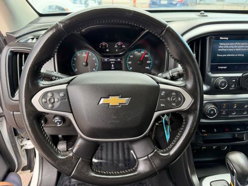 Used 2022 Chevrolet Colorado LT w/ Fleet Safety Package AWD/4WD image 18