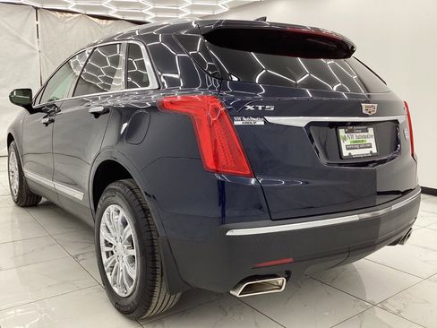 Used 2017 Cadillac XT5 Luxury w/ Driver Awareness Package image 9