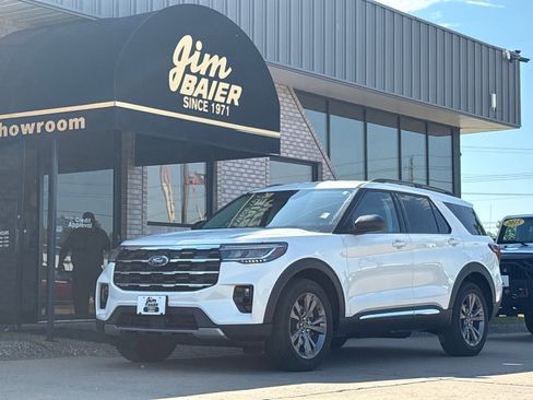 Used 2025 Ford Explorer Active w/ Active Comfort Package AWD/4WD image 1