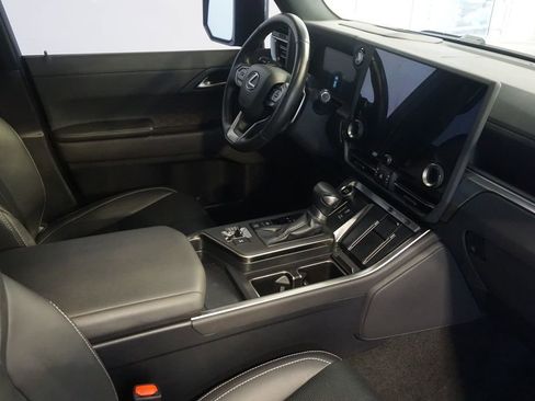 Used 2024 Lexus GX 550 w/ Cold Area Package AWD/4WD image 30